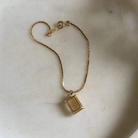 beautiful vintage gold tone bracelet with yellow crystal accent - Picture 16 of 16